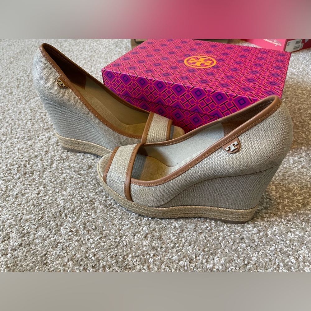 Tory Burch Majorca Wedge Shoe size 9 - Picture 6 of 9